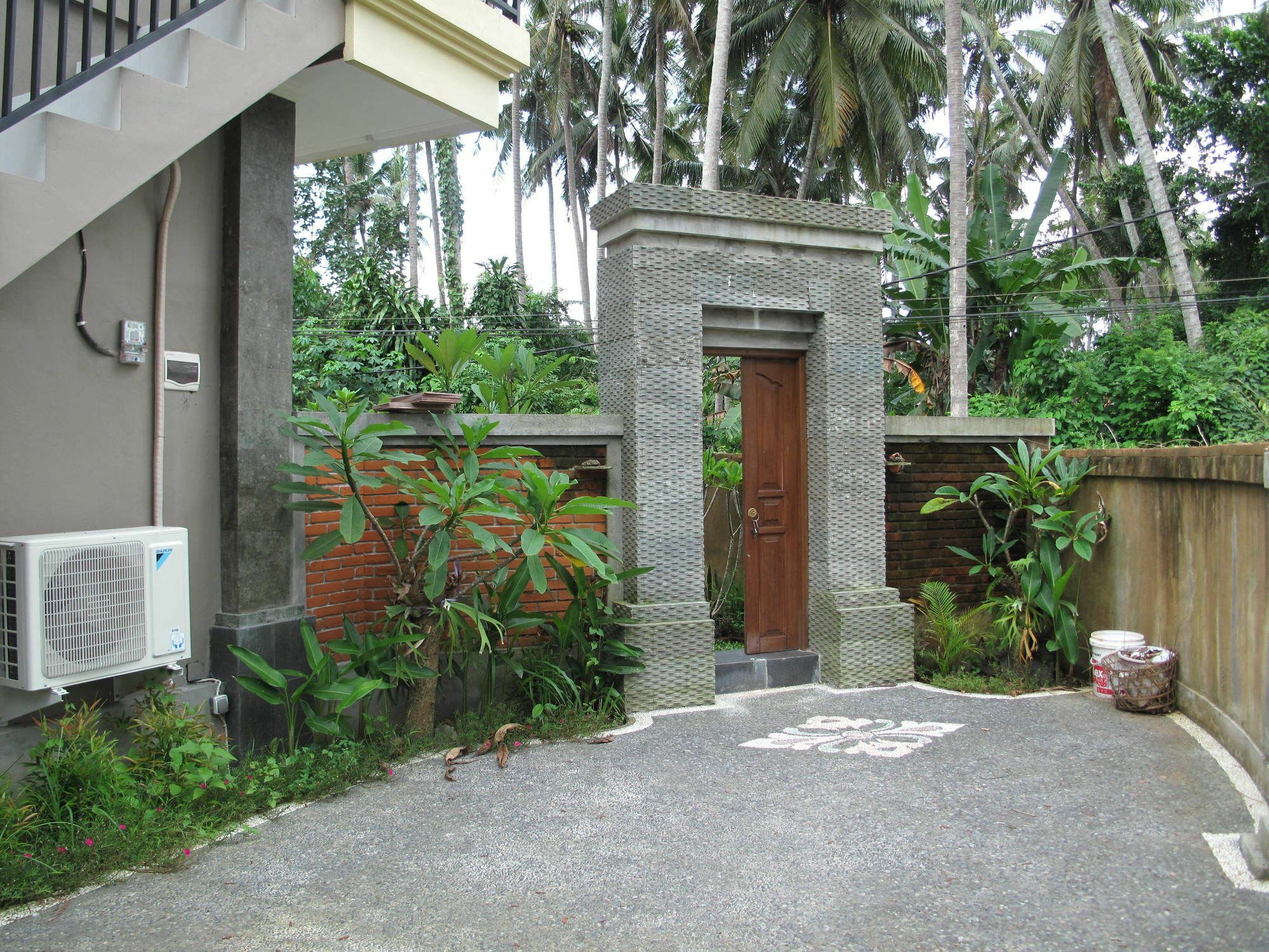 Sunrise Coconut House Hotell Ubud Exteriör bild